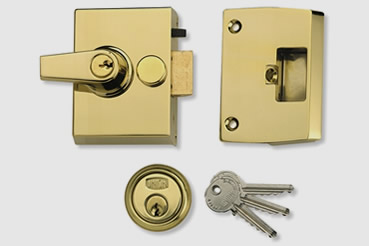 Nightlatch installation by Potters Bar master locksmith